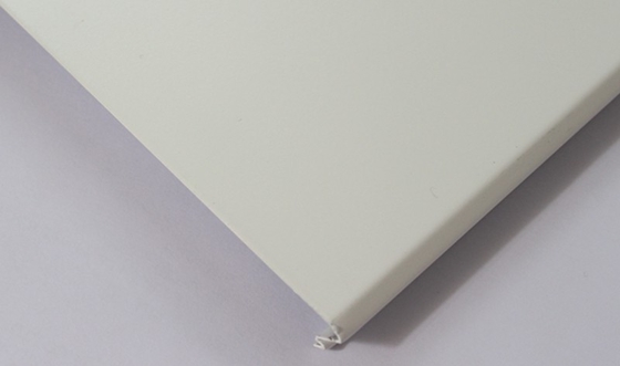 Beyaz Toz Boya C300 Asma Alüminyum Şerit Tavan Paneli Eğimli Kenar