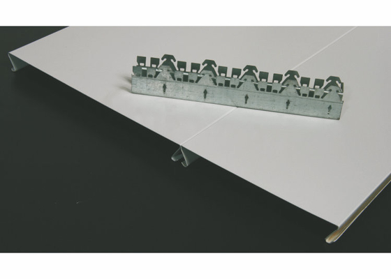 Düz / eğimli Kenar S-şekilli Alüminyum Şerit Tavan RAL renk Havaalani için