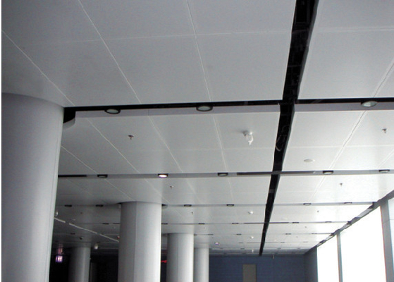 Salon dekorasyon için Ses geçirmez Delikli Lay Tavan ise Fayans Yüzer / 2x2 Tavan Panelleri