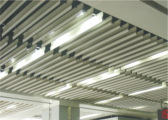 Dekorasyon Metal Askı Alüminyum Tavan Örgü şeklinde 0.7mm ofis tavan fayansları için