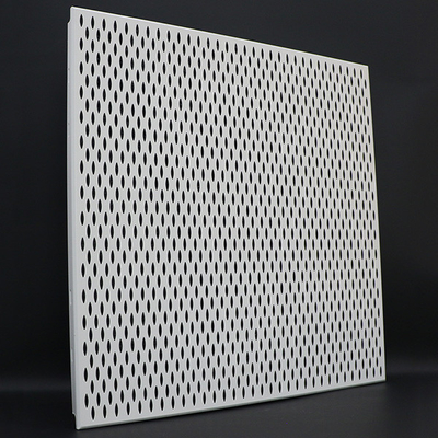 Tavanda Delikli Alüminyum Alaşımlı Klips 600 × 600mm Beyaz Renkli Asma Metal Tavan